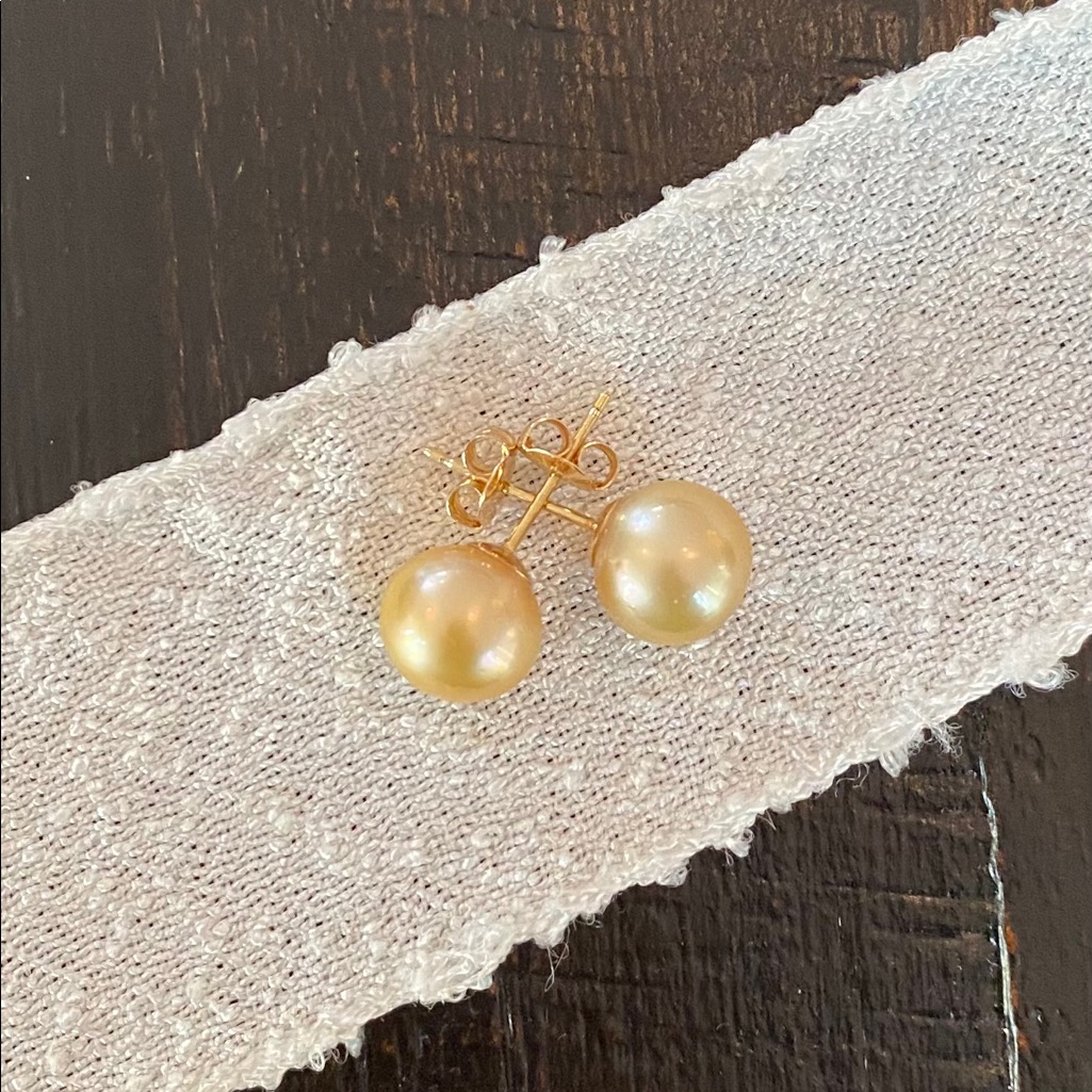 14k Yellow Gold Champagne Pearl Studs